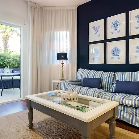Golden Con Patio Y Piscina Appartamento *